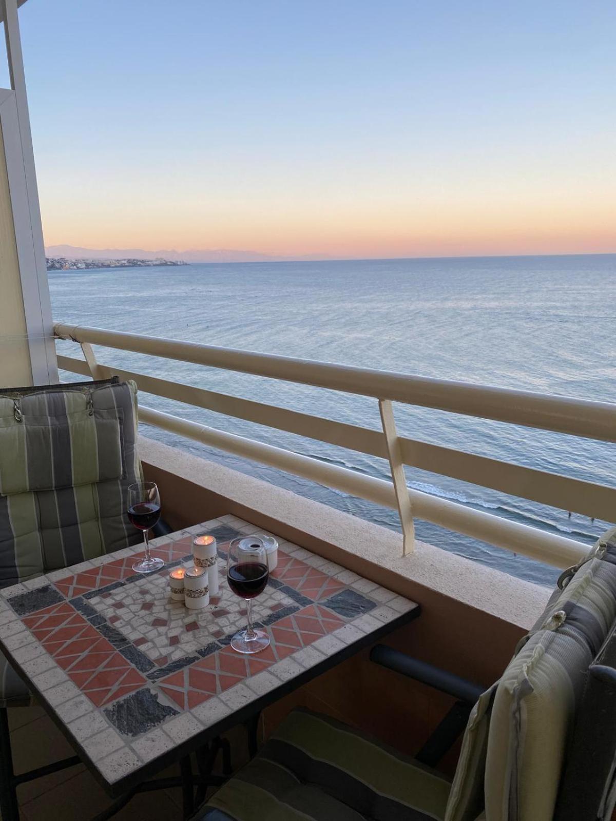Апартаменты Stella Maris - Amazing Frontal Sea Views With Pool & Terrace By 10Tosea Фуэнхирола Экстерьер фото