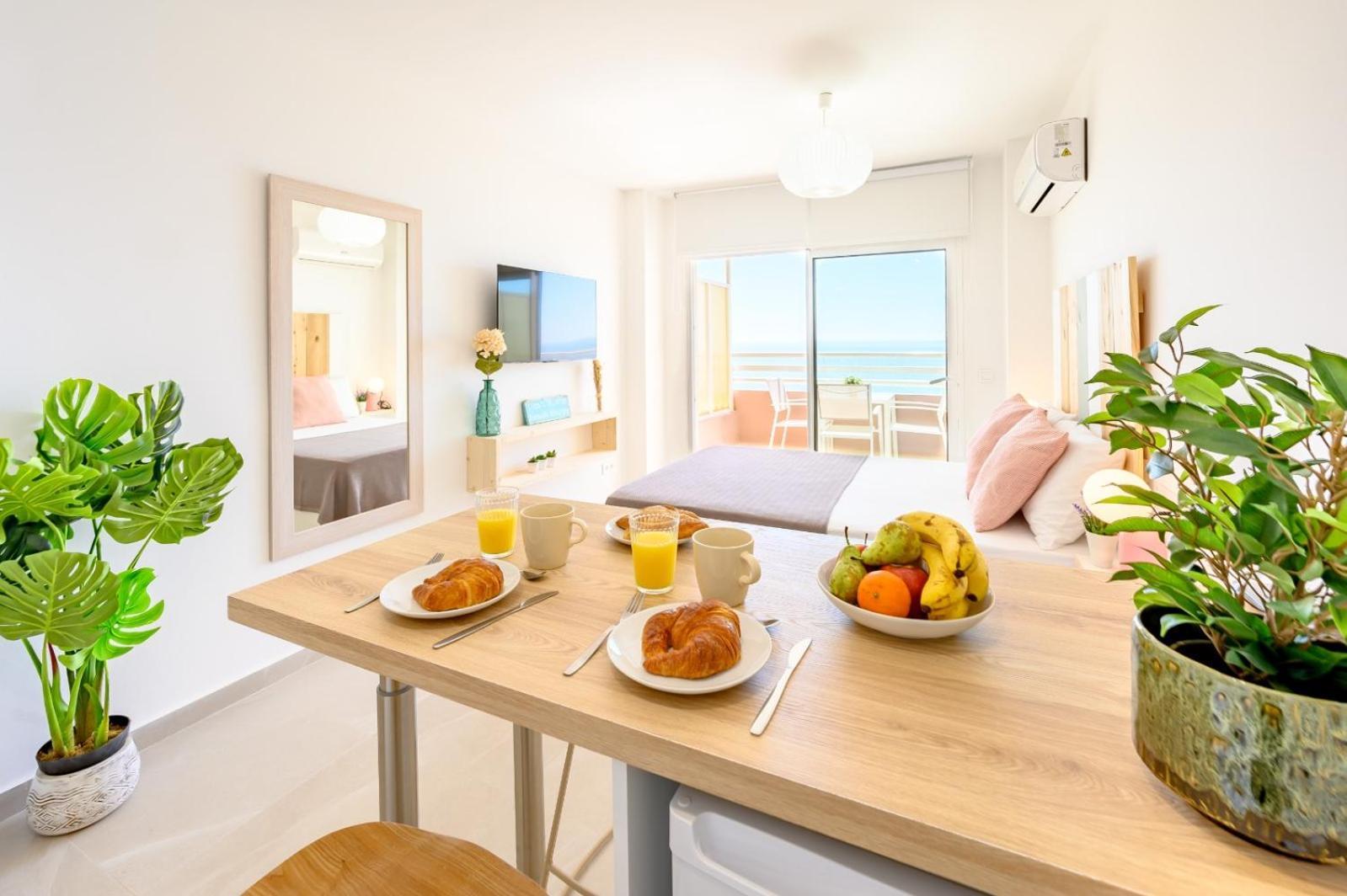 Апартаменты Stella Maris - Amazing Frontal Sea Views With Pool & Terrace By 10Tosea Фуэнхирола Экстерьер фото