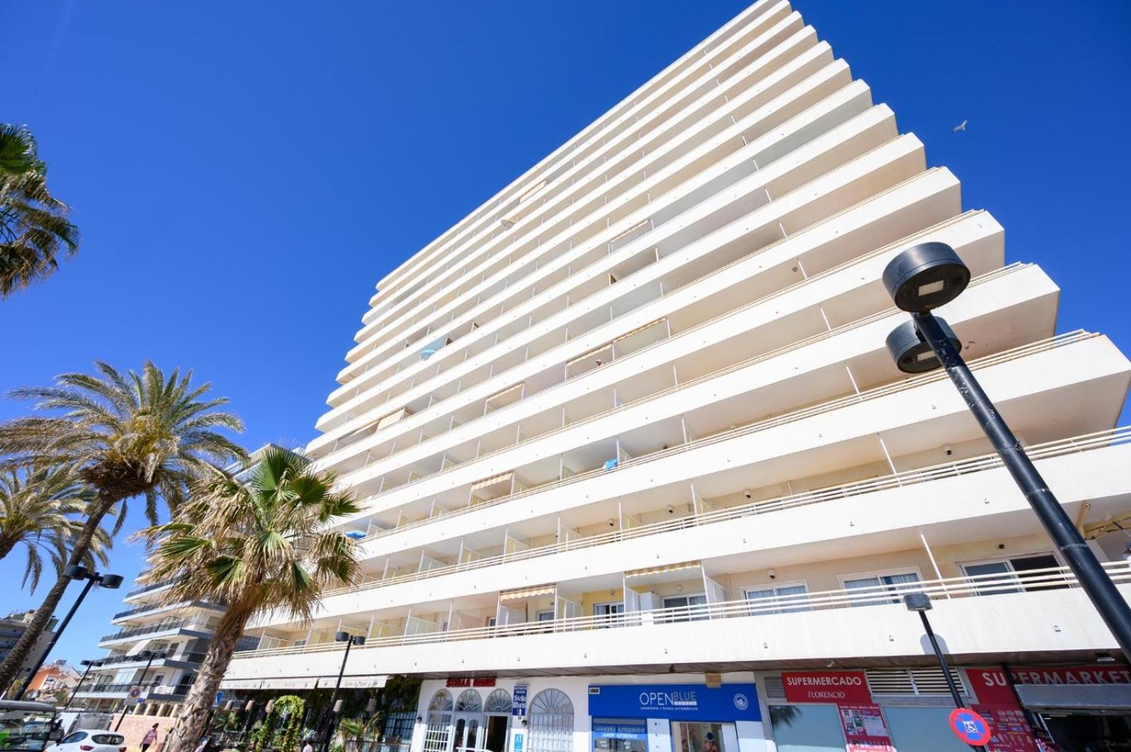 Апартаменты Stella Maris - Amazing Frontal Sea Views With Pool & Terrace By 10Tosea Фуэнхирола Экстерьер фото