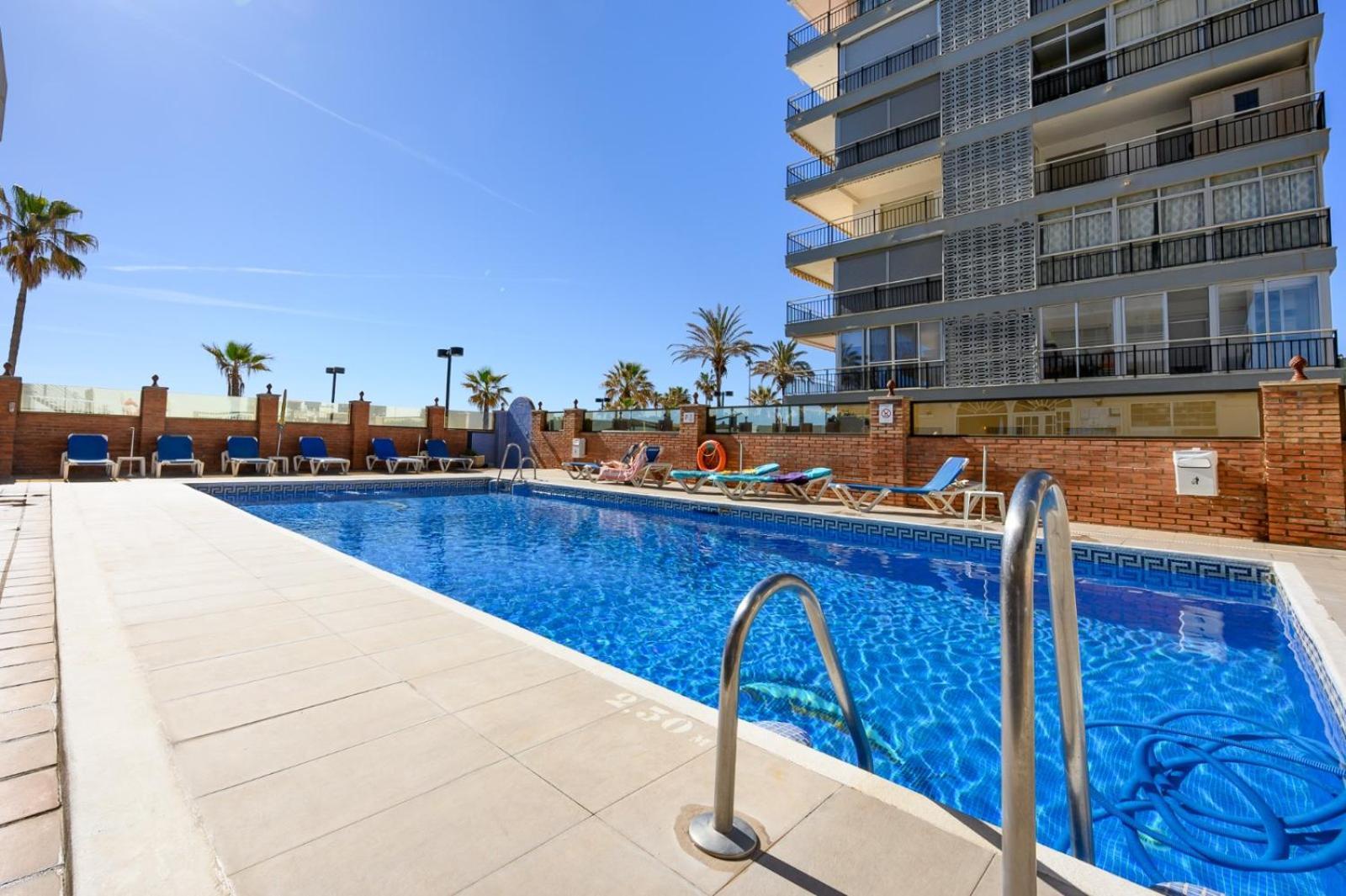 Апартаменты Stella Maris - Amazing Frontal Sea Views With Pool & Terrace By 10Tosea Фуэнхирола Экстерьер фото
